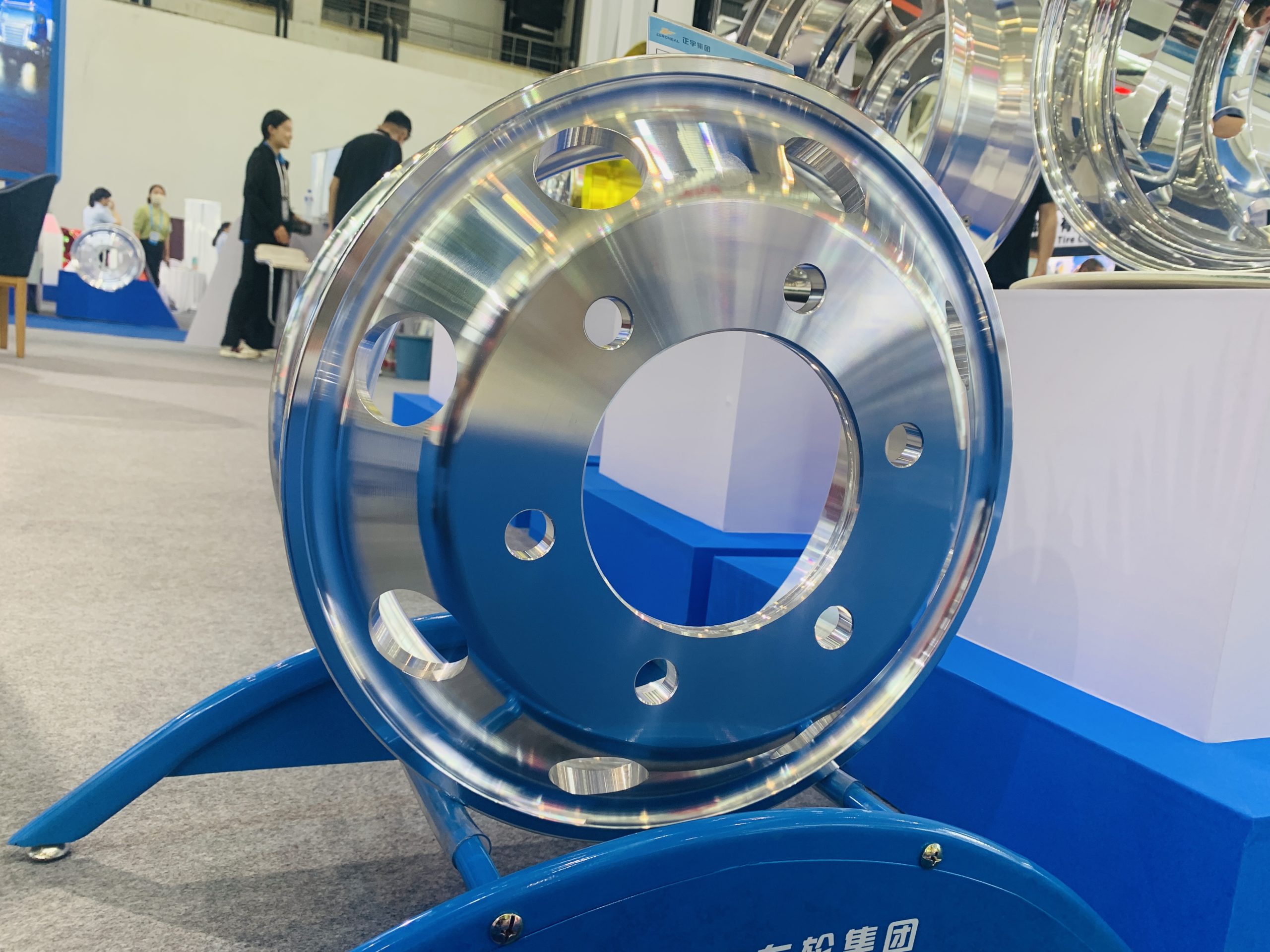 17.5*6.00 tubeless steel wheel 17.5*6.00 tubeless steel wheel
