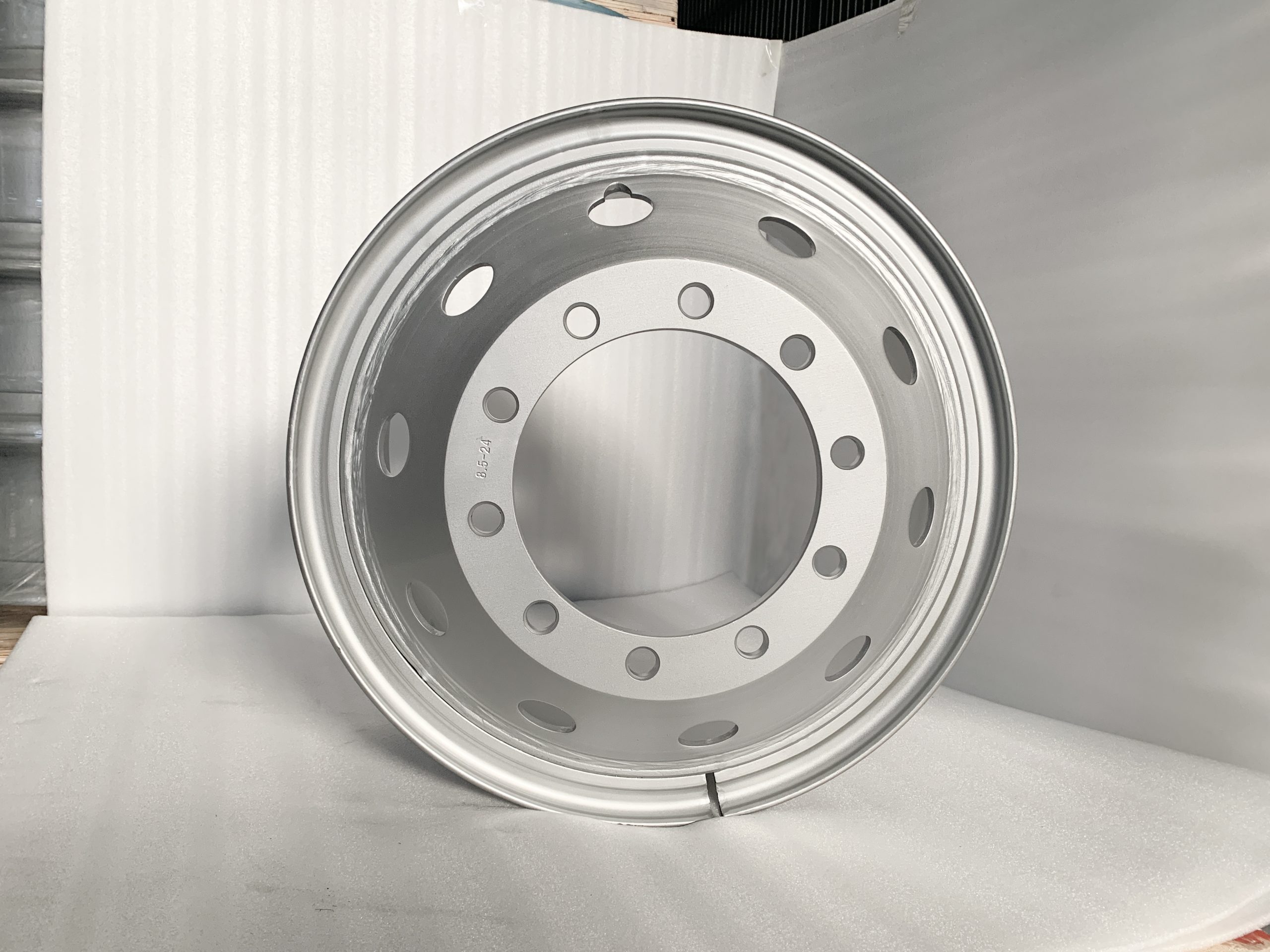 8.5-24 Tube Steel Wheel Rim 8.5-24 Matched Tire 1200-24 High Sales in Iraq